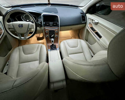 Вольво ХС60 2015 в Луцке на Automoto.ua Серый Вольво ХС60, объемом двигателя 2 л и пробегом 238 тыс. км за 15290 $, фото 19 на Automoto.ua