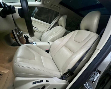 Вольво ХС60 2015 в Луцке на Automoto.ua Серый Вольво ХС60, объемом двигателя 2 л и пробегом 238 тыс. км за 15290 $, фото 35 на Automoto.ua