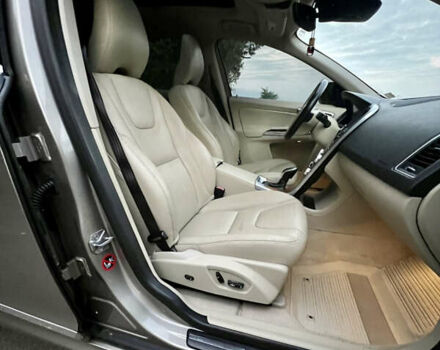 Вольво ХС60 2015 в Луцке на Automoto.ua Серый Вольво ХС60, объемом двигателя 2 л и пробегом 238 тыс. км за 15290 $, фото 42 на Automoto.ua