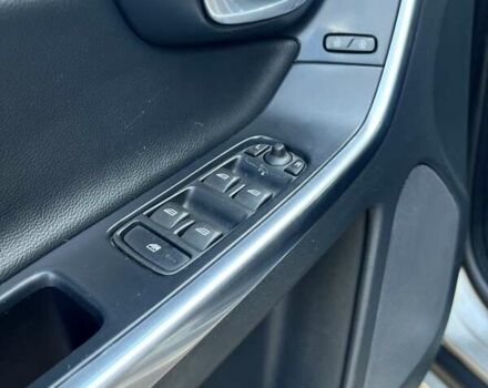 Сірий Вольво ХС60, об'ємом двигуна 2.4 л та пробігом 210 тис. км за 17717 $, фото 18 на Automoto.ua