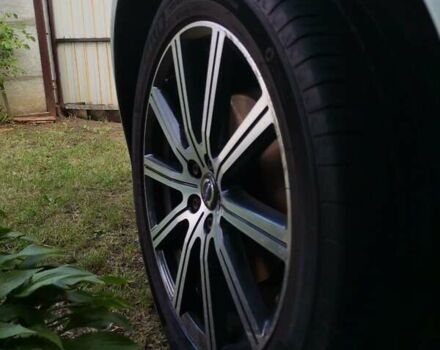 Сірий Вольво ХС60, об'ємом двигуна 2 л та пробігом 195 тис. км за 14000 $, фото 11 на Automoto.ua