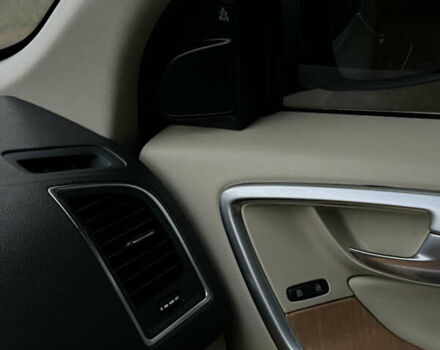 Вольво ХС60 2015 в Луцке на Automoto.ua Серый Вольво ХС60, объемом двигателя 2 л и пробегом 238 тыс. км за 15290 $, фото 49 на Automoto.ua