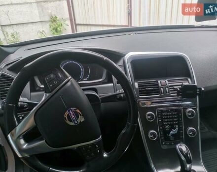 Сірий Вольво ХС60, об'ємом двигуна 2 л та пробігом 195 тис. км за 14000 $, фото 13 на Automoto.ua