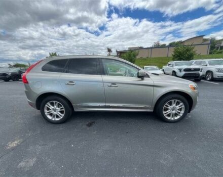 Серый Вольво ХС60, объемом двигателя 2.5 л и пробегом 76 тыс. км за 7400 $, фото 3 на Automoto.ua