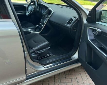 Сірий Вольво ХС60, об'ємом двигуна 2.4 л та пробігом 210 тис. км за 17717 $, фото 10 на Automoto.ua