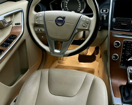 Вольво ХС60 2015 в Луцке на Automoto.ua Серый Вольво ХС60, объемом двигателя 2 л и пробегом 238 тыс. км за 15290 $, фото 24 на Automoto.ua