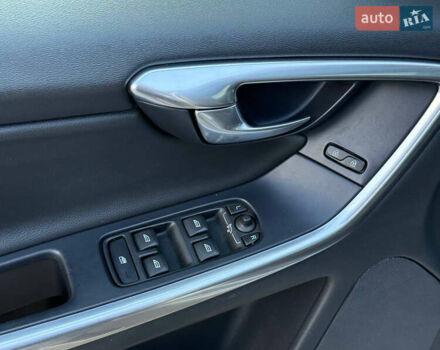 Серый Вольво ХС60, объемом двигателя 2.5 л и пробегом 194 тыс. км за 15900 $, фото 18 на Automoto.ua