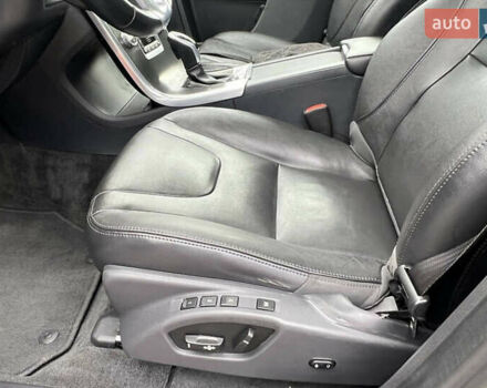 Вольво ХС60 2015 в Львове на Automoto.ua Серый Вольво ХС60, объемом двигателя 1.97 л и пробегом 116 тыс. км за 14300 $, фото 11 на Automoto.ua