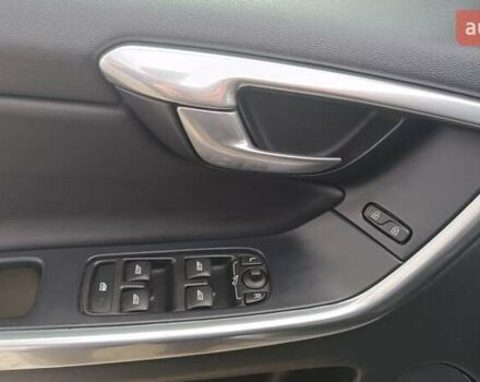 Серый Вольво ХС60, объемом двигателя 1.97 л и пробегом 173 тыс. км за 19538 $, фото 12 на Automoto.ua