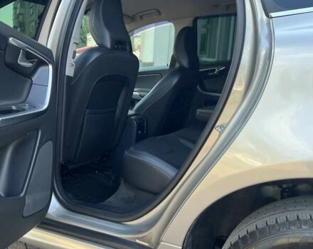 Сірий Вольво ХС60, об'ємом двигуна 2.4 л та пробігом 210 тис. км за 17717 $, фото 16 на Automoto.ua