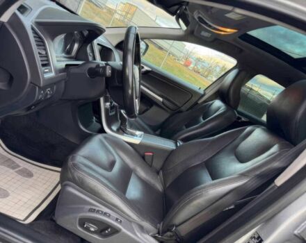 Серый Вольво ХС60, объемом двигателя 2.5 л и пробегом 78 тыс. км за 6300 $, фото 9 на Automoto.ua