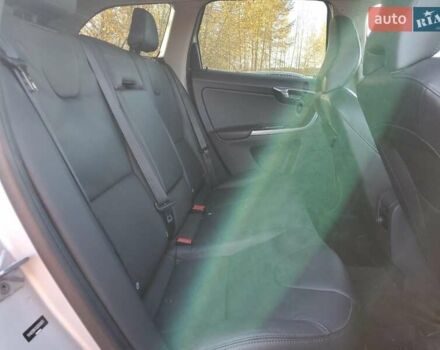 Серый Вольво ХС60, объемом двигателя 2.5 л и пробегом 150 тыс. км за 3100 $, фото 10 на Automoto.ua