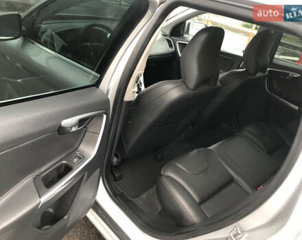 Вольво ХС60 2016 в Киеве на Automoto.ua Серый Вольво ХС60, объемом двигателя 2 л и пробегом 123 тыс. км за 15400 $, фото 14 на Automoto.ua