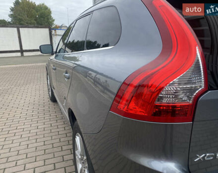 Серый Вольво ХС60, объемом двигателя 1.97 л и пробегом 250 тыс. км за 15900 $, фото 3 на Automoto.ua