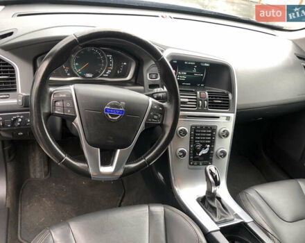 Вольво ХС60 2016 в Киеве на Automoto.ua Серый Вольво ХС60, объемом двигателя 2 л и пробегом 123 тыс. км за 15400 $, фото 8 на Automoto.ua