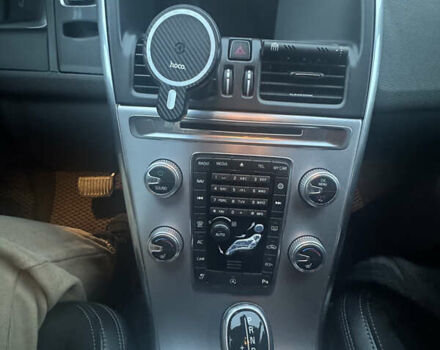 Серый Вольво ХС60, объемом двигателя 1.97 л и пробегом 241 тыс. км за 21500 $, фото 8 на Automoto.ua