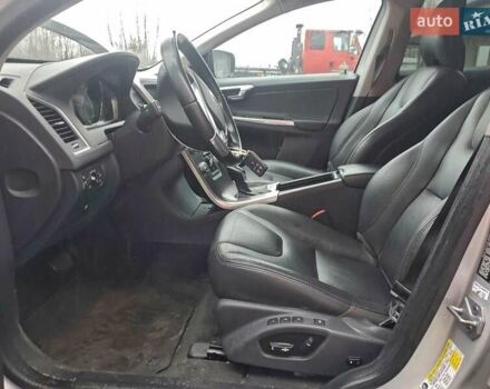 Серый Вольво ХС60, объемом двигателя 2.5 л и пробегом 150 тыс. км за 3100 $, фото 6 на Automoto.ua
