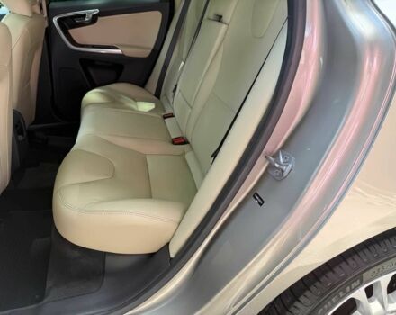 Серый Вольво ХС60, объемом двигателя 2 л и пробегом 75 тыс. км за 4000 $, фото 11 на Automoto.ua