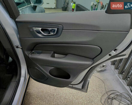 Сірий Вольво ХС60, об'ємом двигуна 1.97 л та пробігом 201 тис. км за 22000 $, фото 21 на Automoto.ua