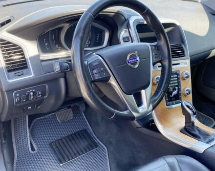 Сірий Вольво ХС60, об'ємом двигуна 2 л та пробігом 201 тис. км за 16000 $, фото 15 на Automoto.ua