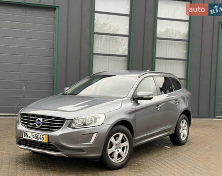 Серый Вольво ХС60, объемом двигателя 1.97 л и пробегом 243 тыс. км за 17300 $, фото 2 на Automoto.ua
