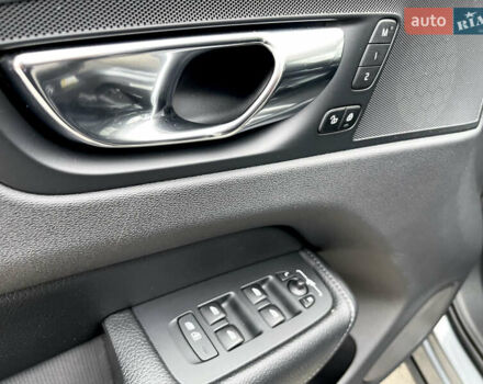 Серый Вольво ХС60, объемом двигателя 1.97 л и пробегом 111 тыс. км за 26950 $, фото 4 на Automoto.ua