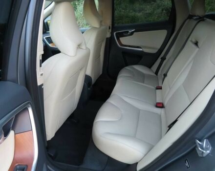 Серый Вольво ХС60, объемом двигателя 2 л и пробегом 57 тыс. км за 3600 $, фото 13 на Automoto.ua