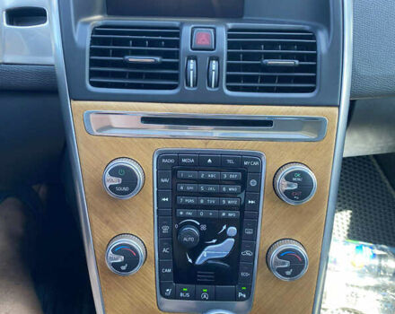 Сірий Вольво ХС60, об'ємом двигуна 2 л та пробігом 201 тис. км за 16000 $, фото 19 на Automoto.ua