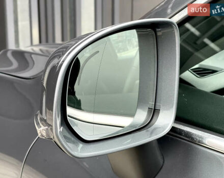 Серый Вольво ХС60, объемом двигателя 1.97 л и пробегом 111 тыс. км за 26950 $, фото 3 на Automoto.ua