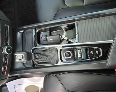 Серый Вольво ХС60, объемом двигателя 2 л и пробегом 34 тыс. км за 15000 $, фото 10 на Automoto.ua