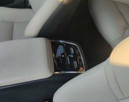 Сірий Вольво ХС60, об'ємом двигуна 2 л та пробігом 235 тис. км за 28500 $, фото 15 на Automoto.ua