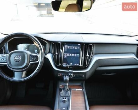 Вольво ХС60 2018 в Киеве на Automoto.ua Серый Вольво ХС60, объемом двигателя 1.97 л и пробегом 129 тыс. км за 26999 $, фото 26 на Automoto.ua