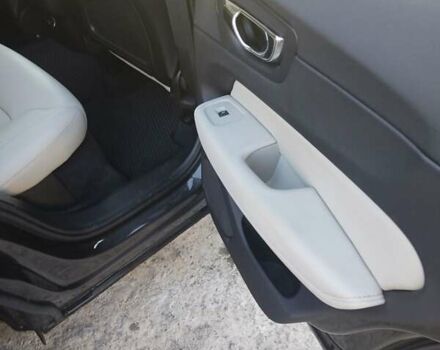 Сірий Вольво ХС60, об'ємом двигуна 2 л та пробігом 235 тис. км за 28500 $, фото 4 на Automoto.ua