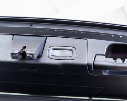 Вольво ХС60 2018 в Киеве на Automoto.ua Серый Вольво ХС60, объемом двигателя 0 л и пробегом 55 тыс. км за 20500 $, фото 15 на Automoto.ua