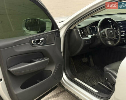 Серый Вольво ХС60, объемом двигателя 1.97 л и пробегом 111 тыс. км за 26500 $, фото 10 на Automoto.ua