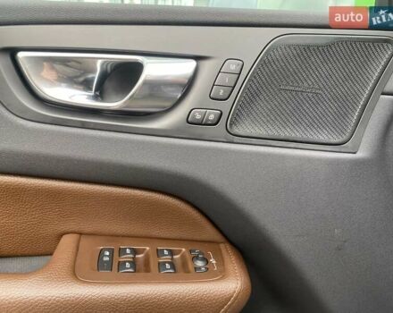 Вольво ХС60 2019 в Луцке на Automoto.ua Серый Вольво ХС60, объемом двигателя 1.97 л и пробегом 100 тыс. км за 30000 $, фото 18 на Automoto.ua