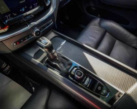 Серый Вольво ХС60, объемом двигателя 2 л и пробегом 83 тыс. км за 16500 $, фото 15 на Automoto.ua