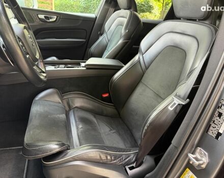 Серый Вольво ХС60, объемом двигателя 2 л и пробегом 105 тыс. км за 33990 $, фото 17 на Automoto.ua