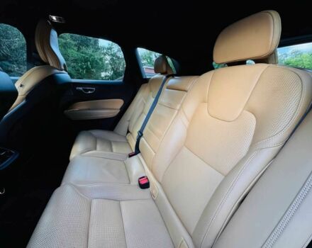 Сірий Вольво ХС60, об'ємом двигуна 2 л та пробігом 38 тис. км за 20300 $, фото 9 на Automoto.ua