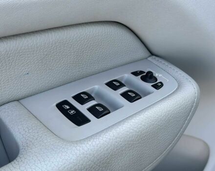 Серый Вольво ХС60, объемом двигателя 2 л и пробегом 44 тыс. км за 12800 $, фото 9 на Automoto.ua