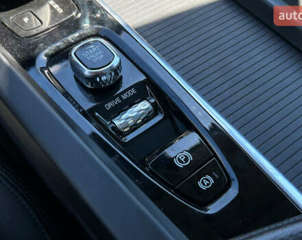 Серый Вольво ХС60, объемом двигателя 2 л и пробегом 216 тыс. км за 37690 $, фото 19 на Automoto.ua