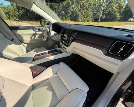 Сірий Вольво ХС60, об'ємом двигуна 2 л та пробігом 50 тис. км за 9800 $, фото 10 на Automoto.ua