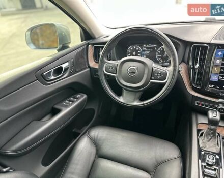 Вольво ХС60 2021 в Луцке на Automoto.ua Серый Вольво ХС60, объемом двигателя 2 л и пробегом 63 тыс. км за 28000 $, фото 17 на Automoto.ua