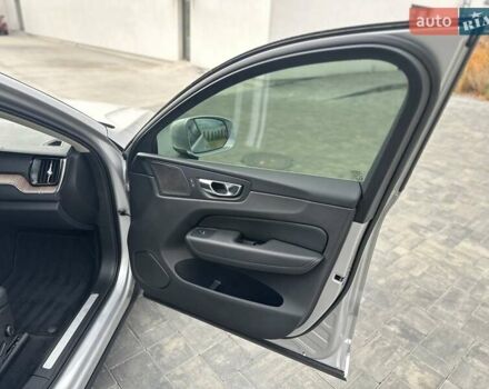 Вольво ХС60 2021 в Луцке на Automoto.ua Серый Вольво ХС60, объемом двигателя 2 л и пробегом 63 тыс. км за 28000 $, фото 26 на Automoto.ua