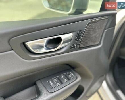 Вольво ХС60 2021 в Луцке на Automoto.ua Серый Вольво ХС60, объемом двигателя 2 л и пробегом 63 тыс. км за 28000 $, фото 12 на Automoto.ua