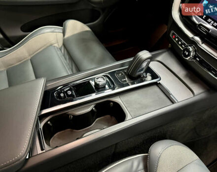 Серый Вольво ХС60, объемом двигателя 1.97 л и пробегом 82 тыс. км за 42000 $, фото 23 на Automoto.ua