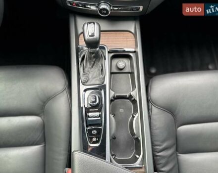 Вольво ХС60 2021 в Луцке на Automoto.ua Серый Вольво ХС60, объемом двигателя 2 л и пробегом 63 тыс. км за 28000 $, фото 24 на Automoto.ua