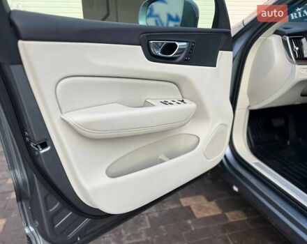 Серый Вольво ХС60, объемом двигателя 1.97 л и пробегом 76 тыс. км за 39500 $, фото 5 на Automoto.ua