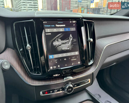 Вольво ХС60 2022 в Киеве на Automoto.ua Серый Вольво ХС60, объемом двигателя 2 л и пробегом 34 тыс. км за 49000 $, фото 43 на Automoto.ua