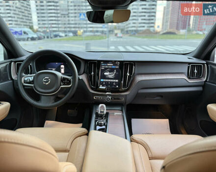 Вольво ХС60 2022 в Киеве на Automoto.ua Серый Вольво ХС60, объемом двигателя 2 л и пробегом 34 тыс. км за 49000 $, фото 2 на Automoto.ua